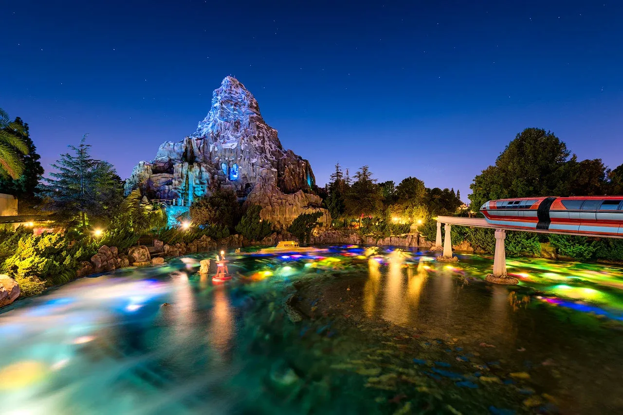 Matterhorn-Bobsleds-Disneyland-California