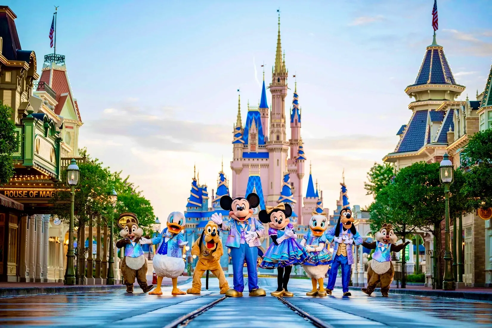 Ultimate Disney World Orlando Guide: Tips & Holiday Magic